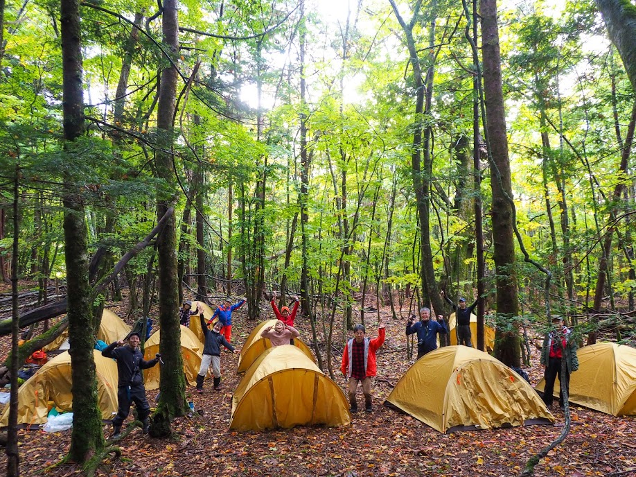 日本初の 登山レンタルテント キャンプ場 面平 を利用した光岳 仁田岳登山と 登山道としてよみがえった遠山林道軌道を歩くファムトリップを実施 南信州山岳文化伝統の会